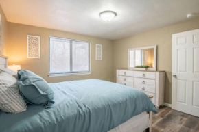 WOOD INN Cozy 2BD over the bridge